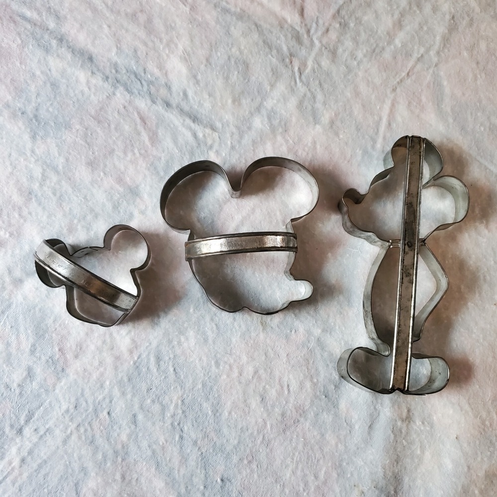 Vintage‎ Disney Mickey Mouse Cookie Cutter Lot Metal Aluminum